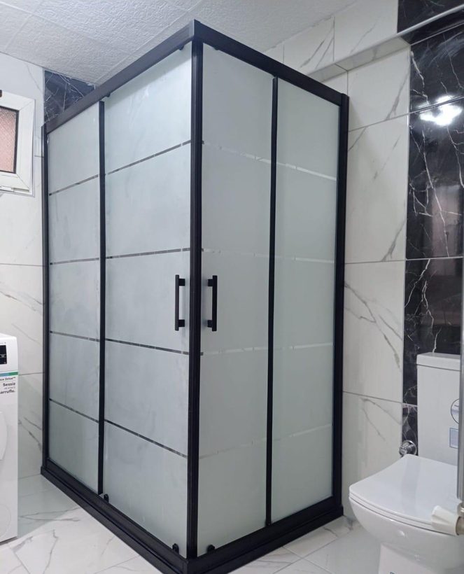 Karolajlı duşakabin uygulaması — İnter Glass, İstanbul