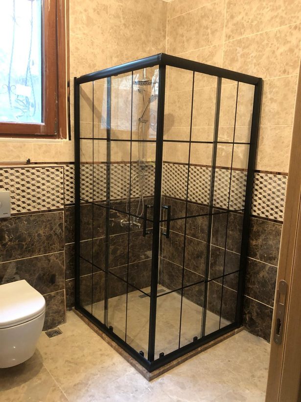 Karolajlı duşakabin uygulaması — İnter Glass, İstanbul